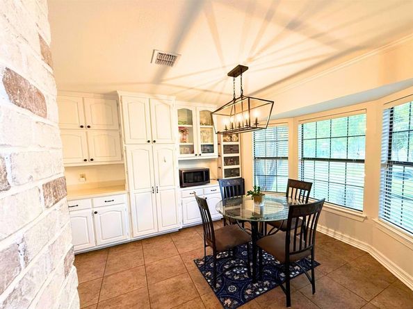 6004  Lakehurst Drive , Arlington Texas 76016