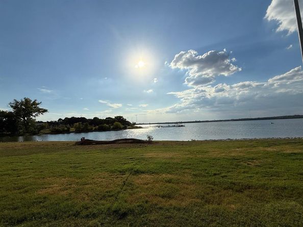 6004  Lakehurst Drive , Arlington Texas 76016