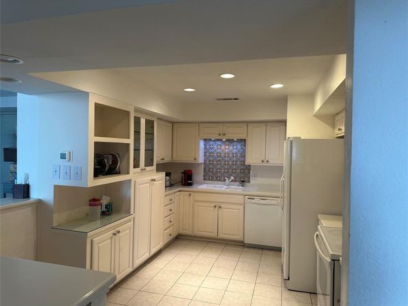 5200  Keller Springs Road  1315, Dallas Texas 75248