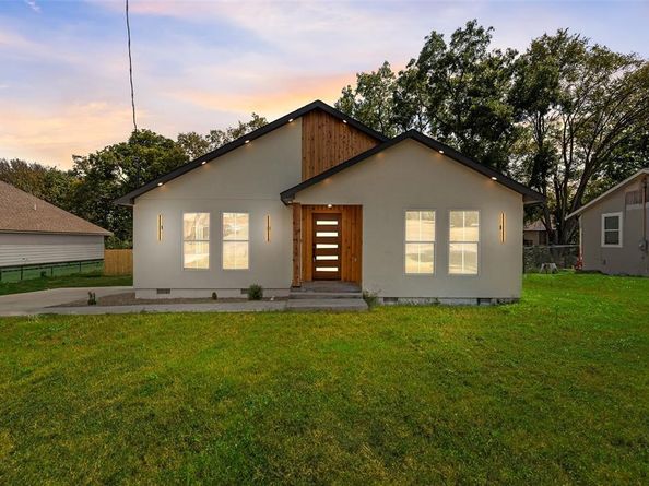 2418  Lyola Street , Dallas Texas 75241