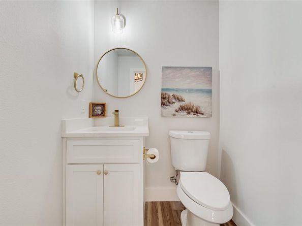 2418  Lyola Street , Dallas Texas 75241