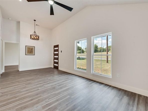 2418  Lyola Street , Dallas Texas 75241