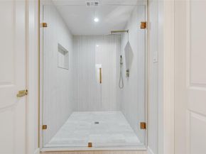 2418  Lyola Street , Dallas Texas 75241