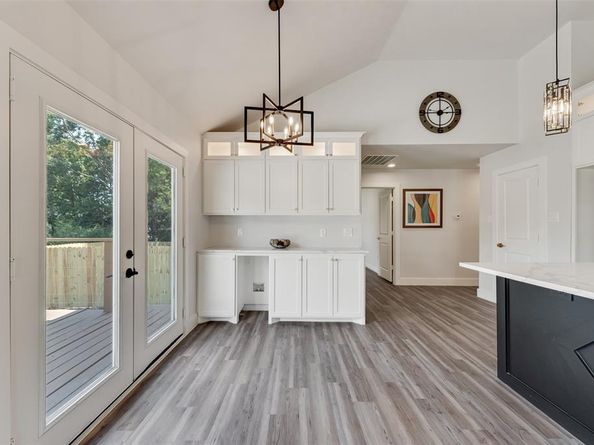 2418  Lyola Street , Dallas Texas 75241