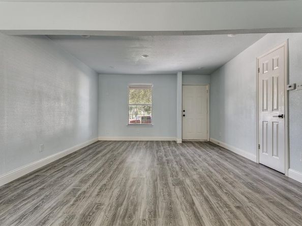 1602  Pilot Way , Garland Texas 75040