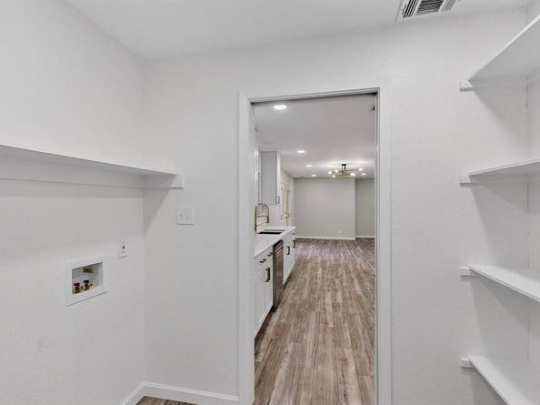 10833  Palace Way , Dallas Texas 75218