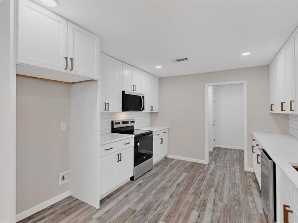 10833  Palace Way , Dallas Texas 75218