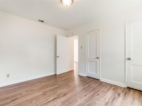 10421  Losa Drive , Dallas Texas 75218