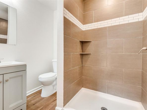 10421  Losa Drive , Dallas Texas 75218