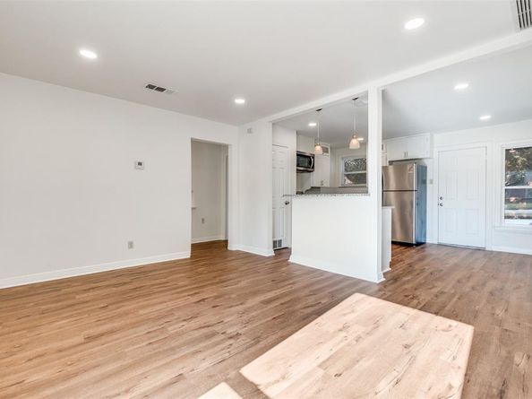 10421  Losa Drive , Dallas Texas 75218
