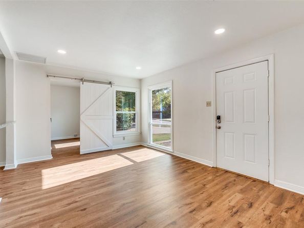 10421  Losa Drive , Dallas Texas 75218