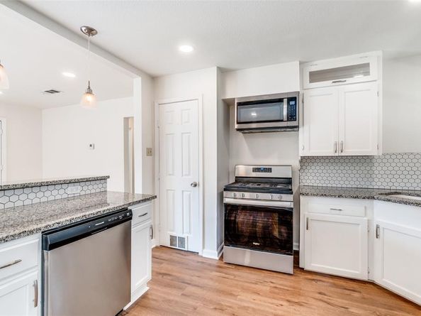10421  Losa Drive , Dallas Texas 75218