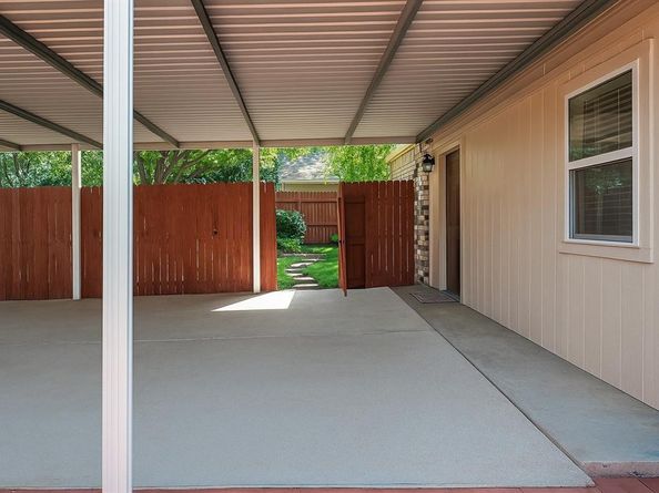 5610  Christie Lane , Garland Texas 75044