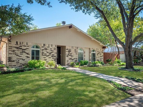 5610  Christie Lane , Garland Texas 75044