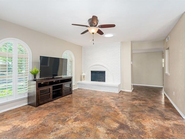 5610  Christie Lane , Garland Texas 75044