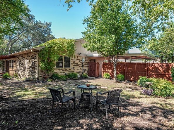 5610  Christie Lane , Garland Texas 75044