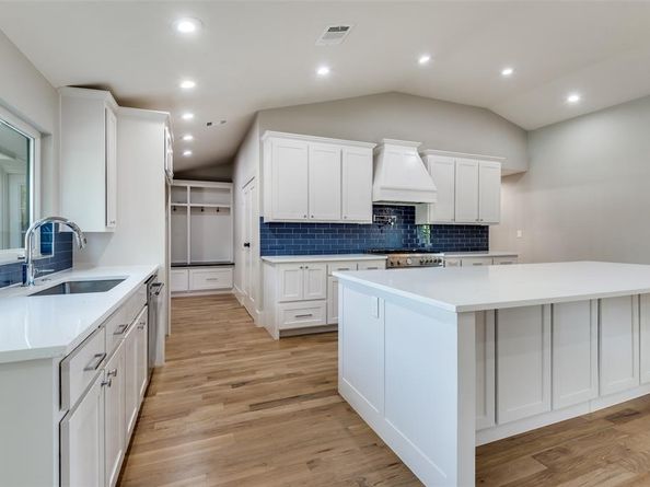 3161  Lockmoor Lane , Dallas Texas 75220