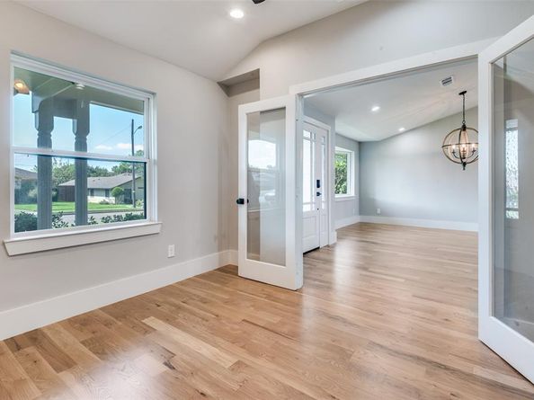 3161  Lockmoor Lane , Dallas Texas 75220