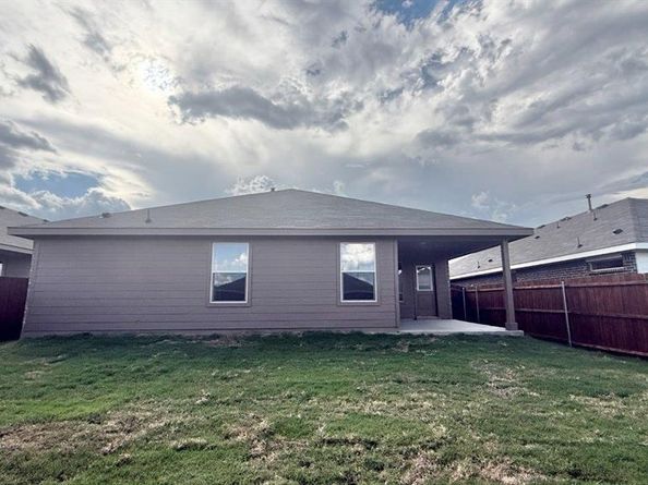 8516  HOLLYMEAD Lane , Fort Worth Texas 76131