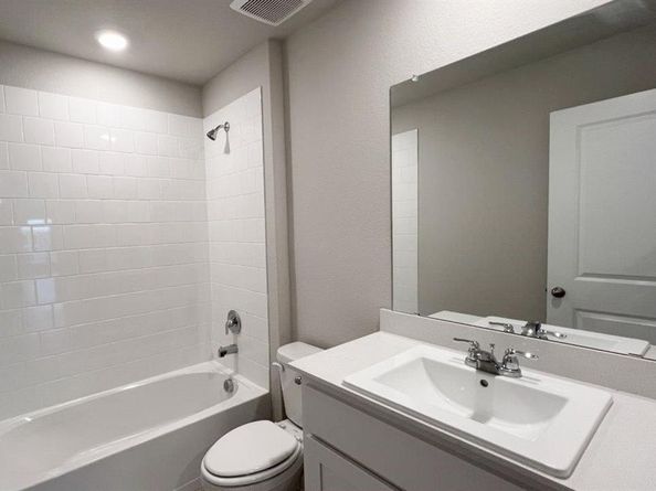 8516  HOLLYMEAD Lane , Fort Worth Texas 76131