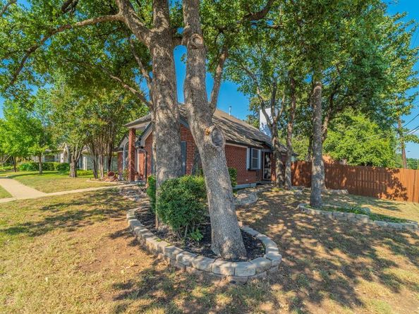 5629  Chimney Rock Drive , Arlington Texas 76017