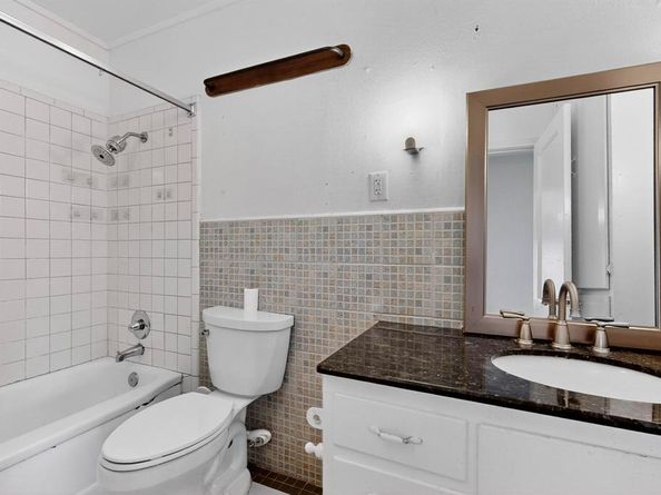2912  Shadow Wood Drive , Dallas Texas 75224