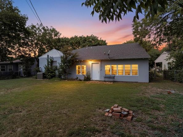 2912  Shadow Wood Drive , Dallas Texas 75224