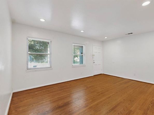 2912  Shadow Wood Drive , Dallas Texas 75224