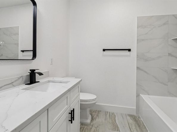 7242  Summit Parc  , Dallas Texas 75249
