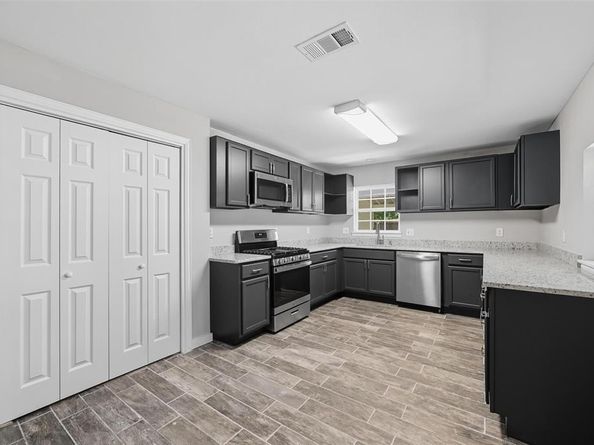 1927  Riverway Drive , Dallas Texas 75217