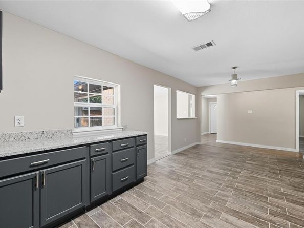 1927  Riverway Drive , Dallas Texas 75217