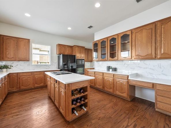 104  Cambridge Court , Heath Texas 75032