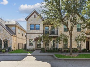 8613  Whitehead Street 