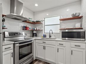 1935  Nomas Street , Dallas Texas 75212