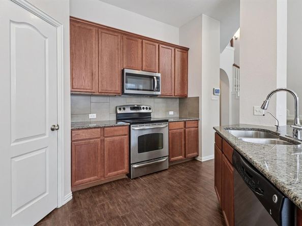 3828  Vienna Street , Irving Texas 75038