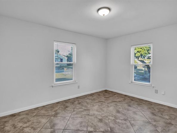 5417  Como Drive , Fort Worth Texas 76107