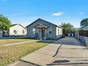 5417  Como Drive , Fort Worth Texas 76107