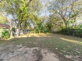 5006  Bartlett Avenue , Dallas Texas 75216