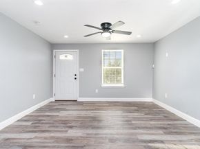 5006  Bartlett Avenue , Dallas Texas 75216