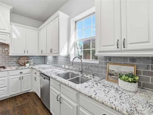 2533  Lady Amide Lane , Lewisville Texas 75056