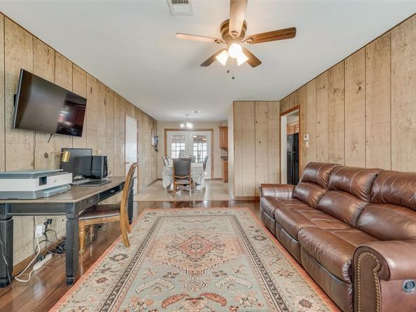 628  Elm Street , Hurst Texas 76053