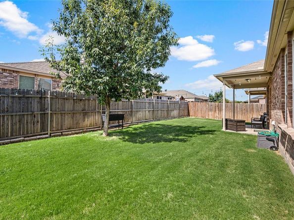 537  Running Water Trail , Fort Worth Texas 76131