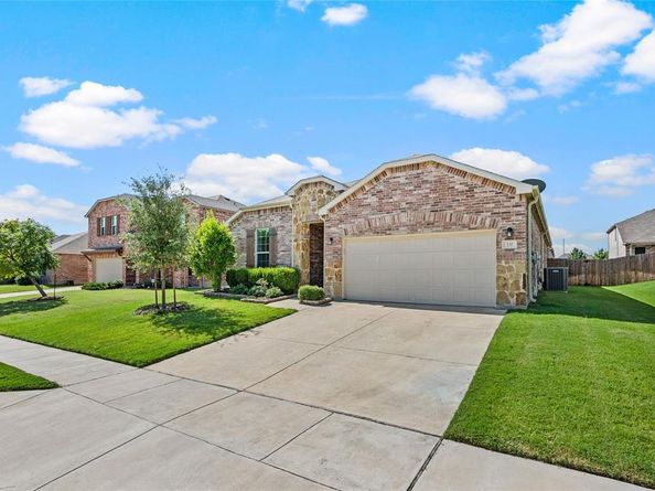 537  Running Water Trail , Fort Worth Texas 76131