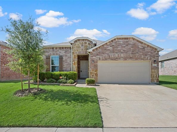 537  Running Water Trail , Fort Worth Texas 76131