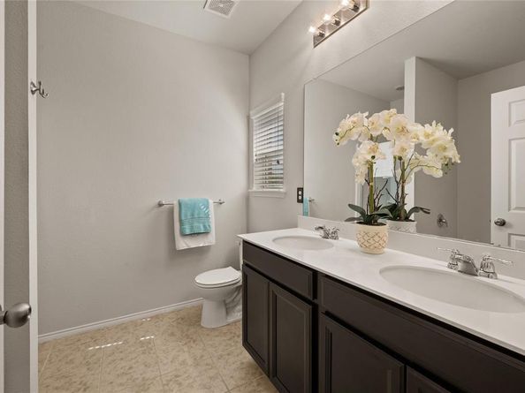 537  Running Water Trail , Fort Worth Texas 76131