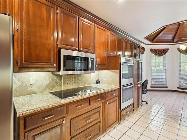 1235  Marble Canyon Drive , DeSoto Texas 75115