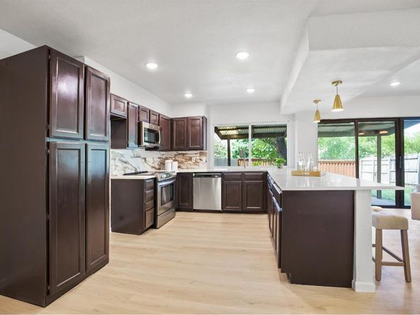 2103  Via Del Norte  , Carrollton Texas 75006