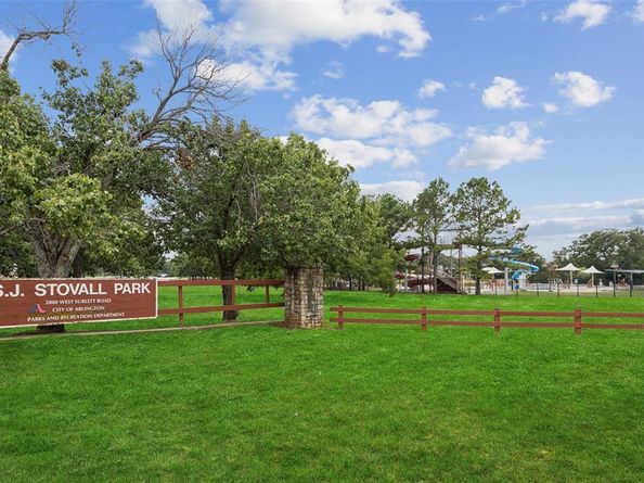 6403  Redstone Drive , Arlington Texas 76001