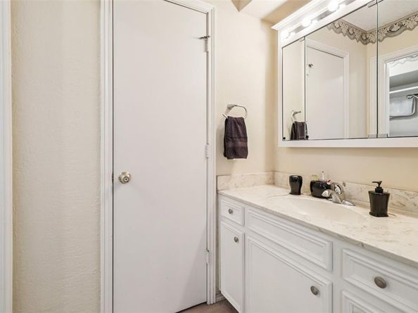 207  Stone Canyon Drive , Highland Village Texas 75077
