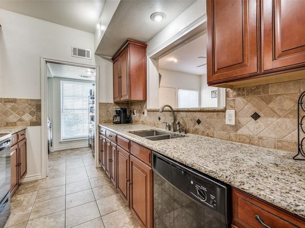 2409  Northlake Court , Irving Texas 75038